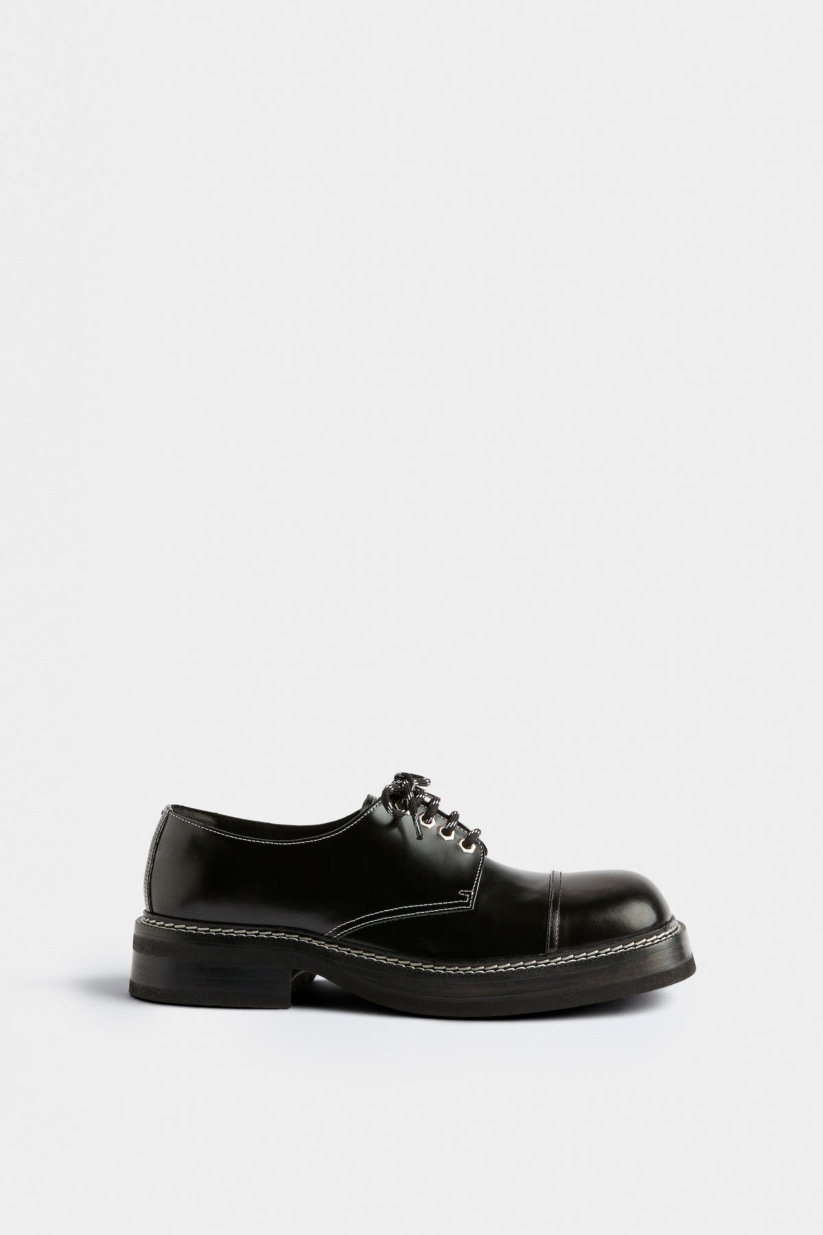 Savoy CT Black Leather