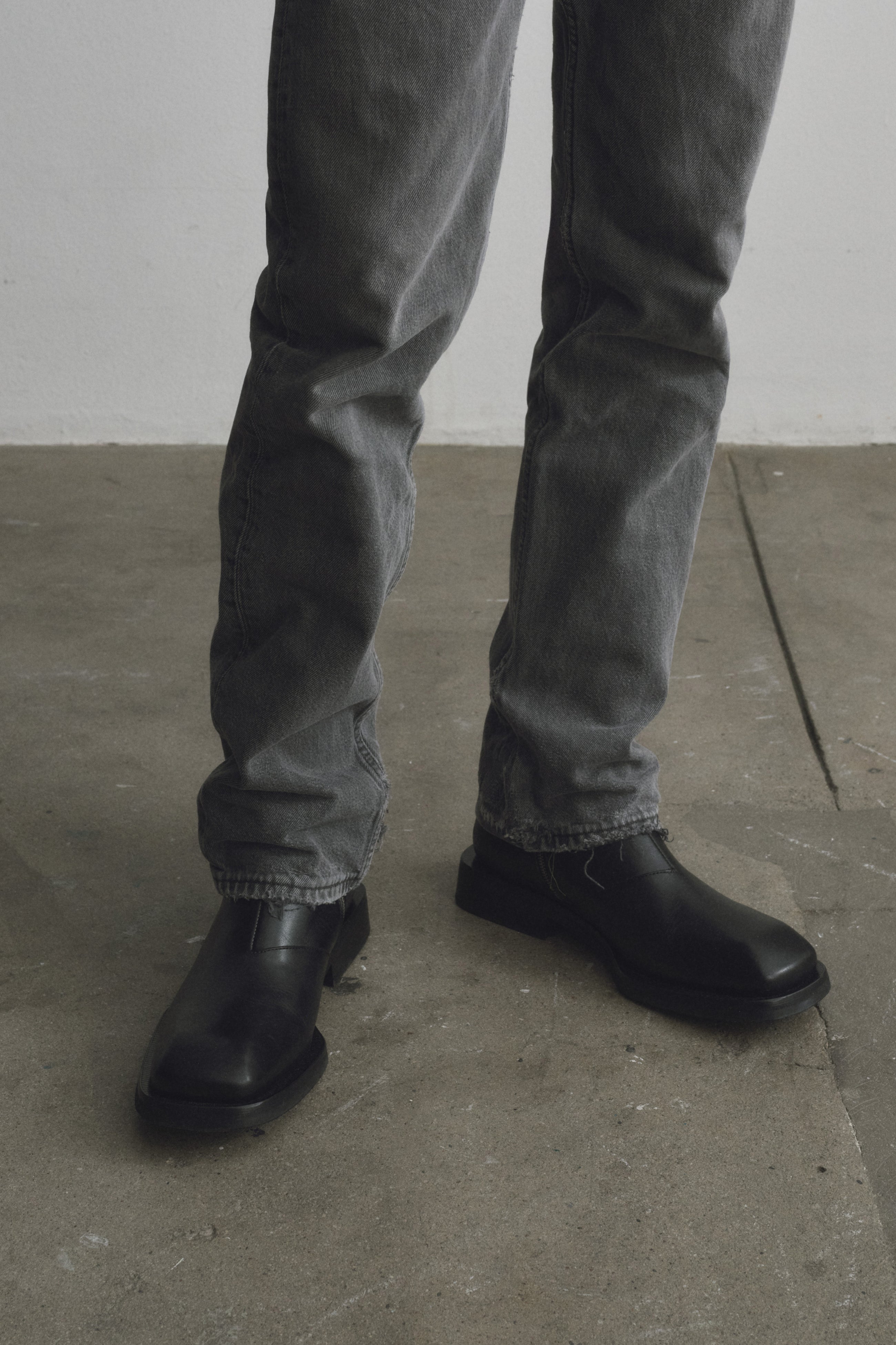 Piston Black Leather
