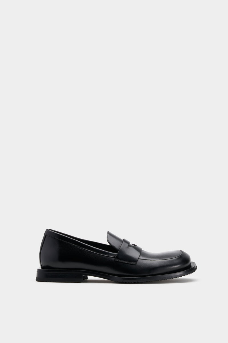 Savant Black Leather