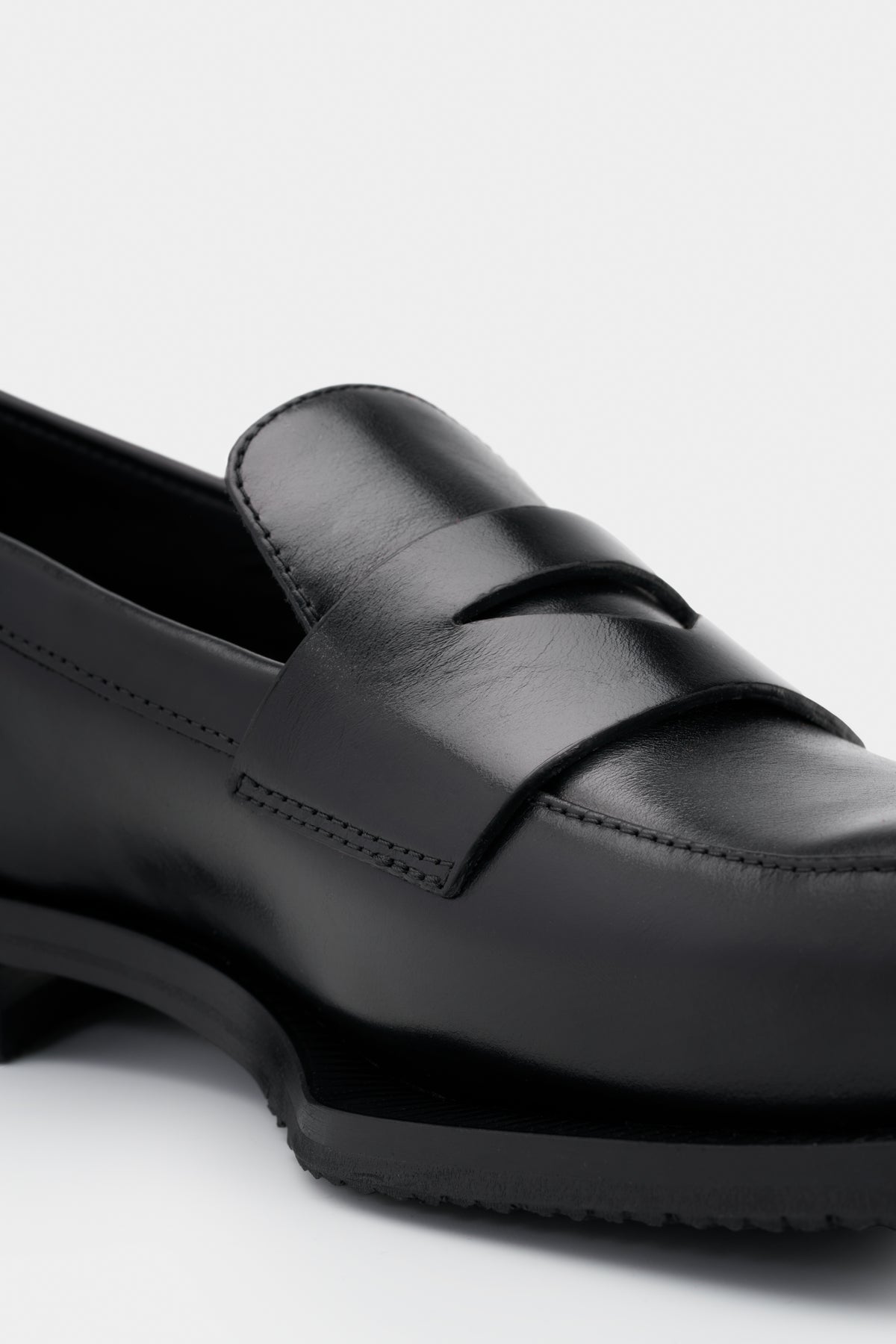 Savant Black Leather