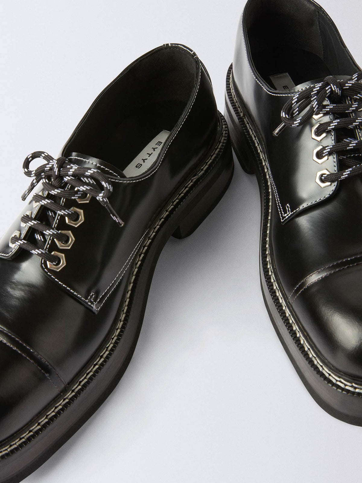 Savoy CT Black Leather